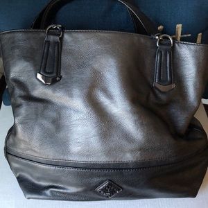 ❤️❤️Simply Vera Wang Black and Gray Handbag❤️❤️